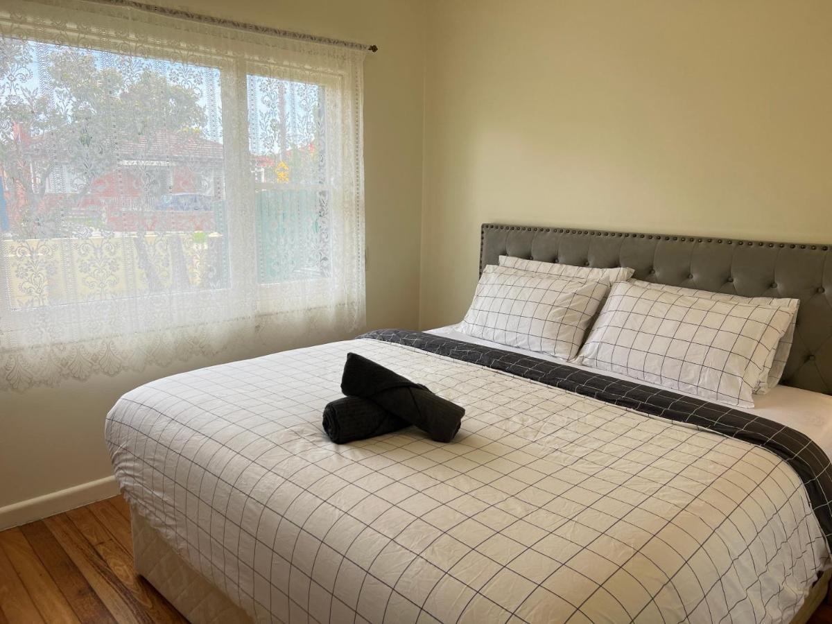 Cosy 4Br Home 15 Minutes Away From Melbourne Airport St Albans Exterior photo